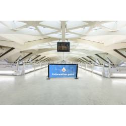 Barrera de separación o banner café para gráfica de 2 metros de ancho, ejemplo