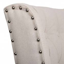 Silla de madera tapizada en beige detalle 3