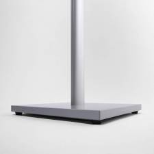 Atril informativo base de metal con antideslizante