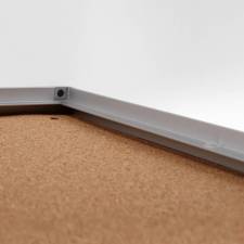 Vitrina fondo de corcho detalle abierta